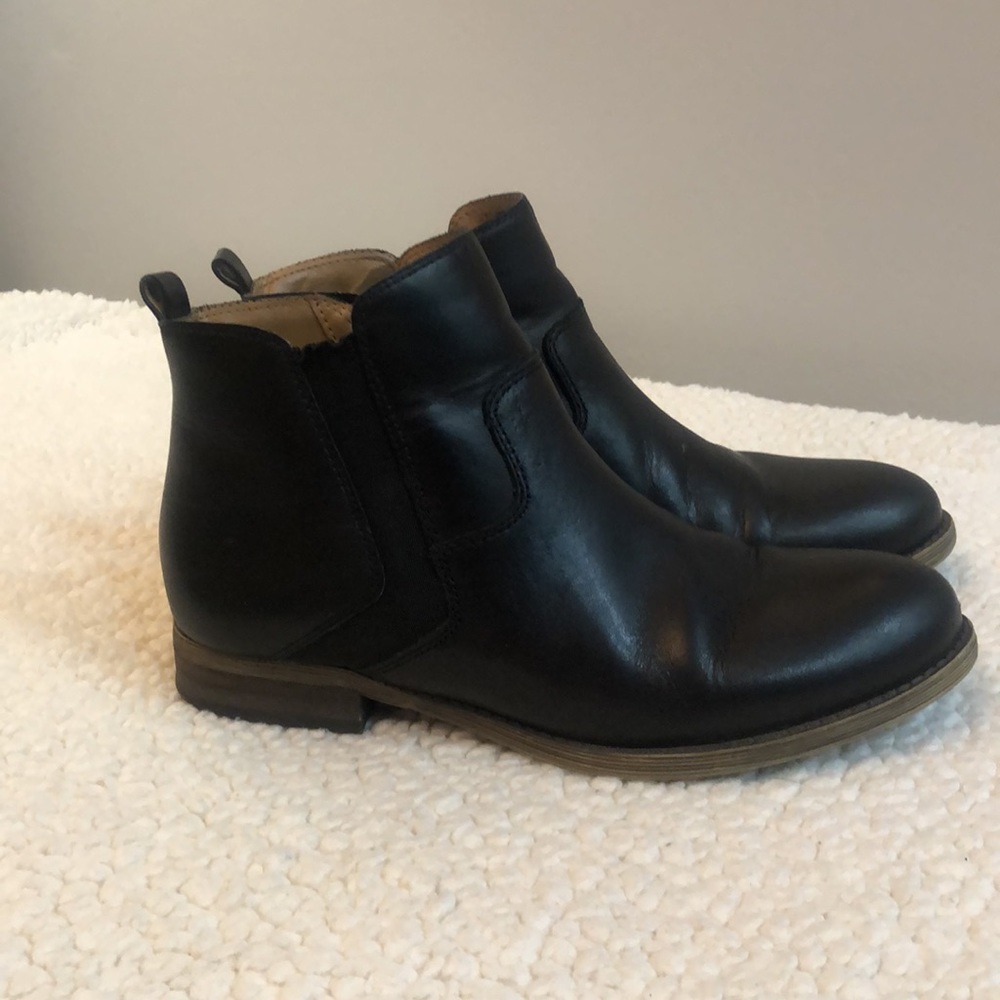 Boots, black, size 7